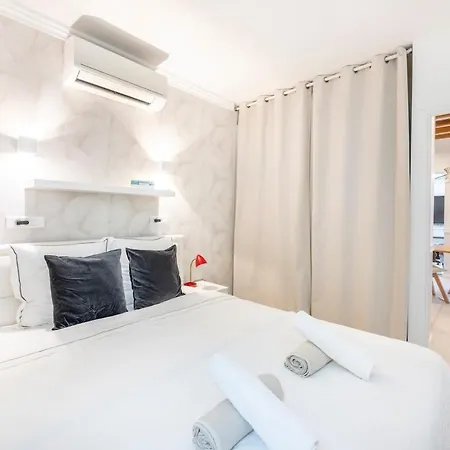 Townhouse Near Port & Old Town Антіб