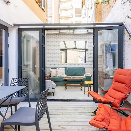 Апартаменти Townhouse Near Port & Old Town *